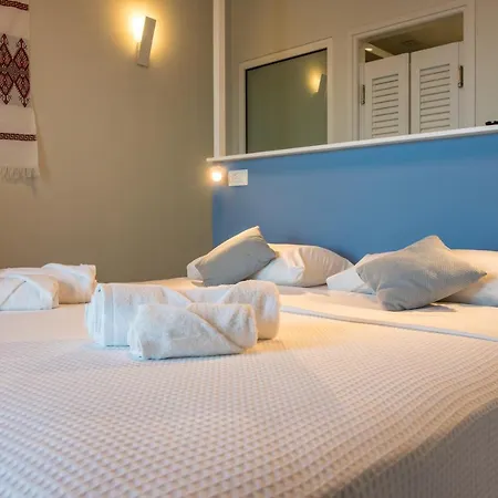 Ocean Serenade Lodge